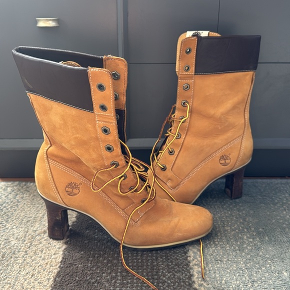 Ladies Timberland Heeled Boots Size 9 - Picture 2 of 4